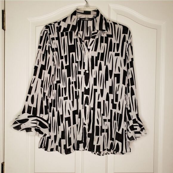 Essentials by Milano Blouse - Picture 2 of 6